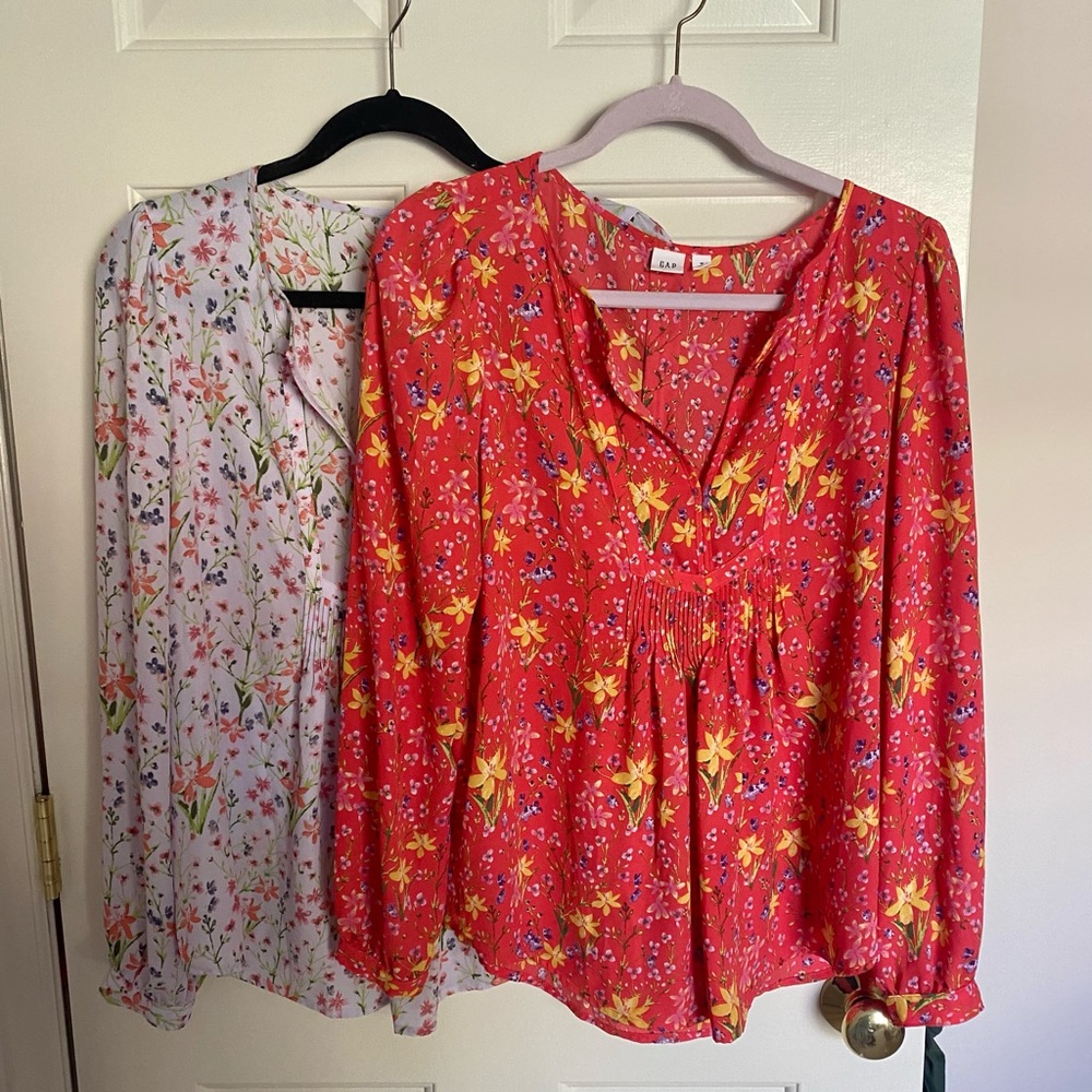 Two for one! Cute like new tops! Perfect for spring! Great tummy coverage!